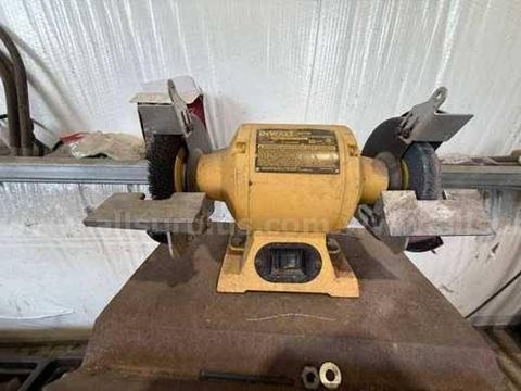 DeWalt DW756 Bench Grinder