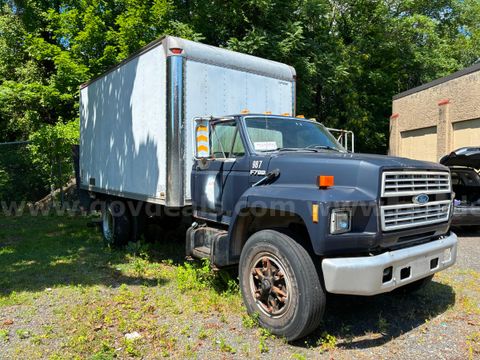 1992 Ford F700 Box Truck
