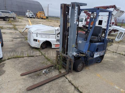 1999 Nissan CPJO1A15PV Forklift
