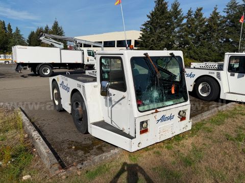 2005 FMC B400 Aircraft Tow Tractor