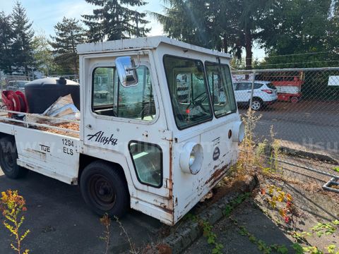 1989 TUG MH-50-1 Bag Tractor