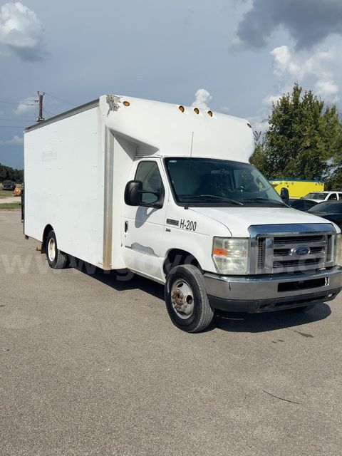 2011 Ford E-350 Super Duty Cutaway Box Truck 5.4L V8 SOHC 16V w/ Tommy Gate Liftgate – 109,955 Miles