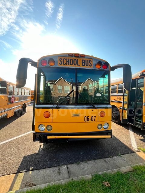 2006 Thomas Bus #2206 (CA1494)