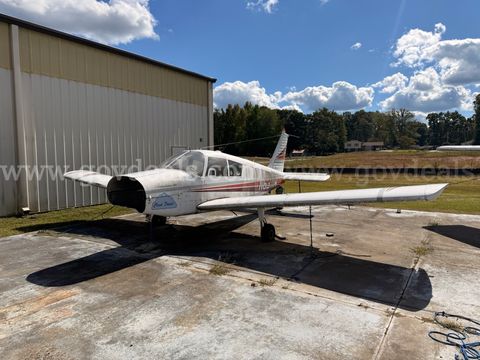 Piper Cherokee 140. Has been abandoned for at least 6 years. No logs.