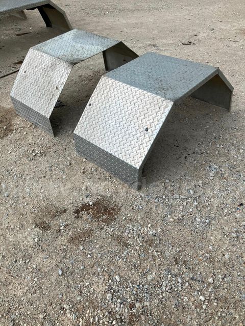 Diamond Pattern Single Axle Fender Set