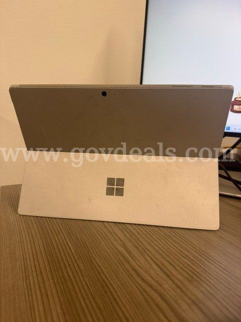 Microsoft Surface Pro 4 (Lot of 1)