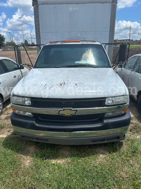 2002 Chevrolet Silverado 3500 Regular Cab 2WD Box Truck