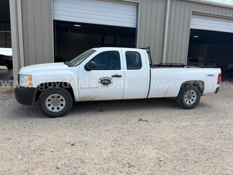 2009 Chevrolet Silverado 1500 Work Truck Ext. Cab Long Box 4WD