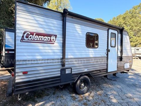 2022 Coleman 17B Travel Trailer