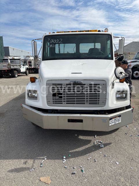 2004 Freightliner FL70