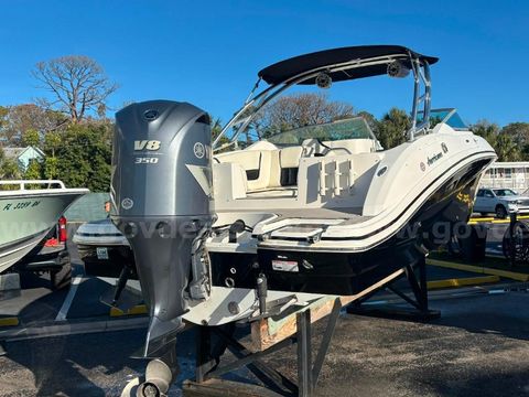 2014 Hurricane Sundeck Model 2699, Yamaha F350xcb Motor