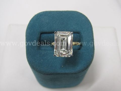 14k Ring (Size 7) w/ a 7.13 carat Emerald Shape Lab Grown Diamond IGI Certified