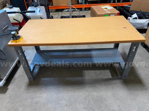 Work Bench W/Vise