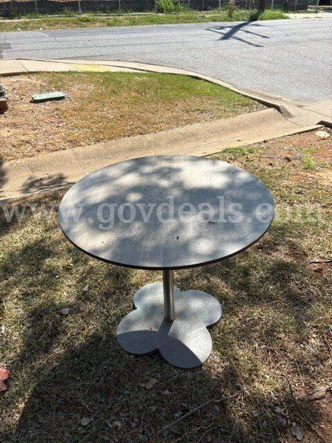 Round Table