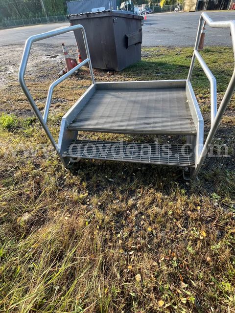 Aluminum stairs/landing