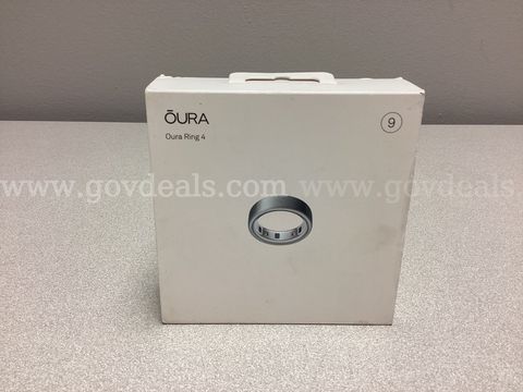 OURA Ring 4 , Brushed Silver size 9