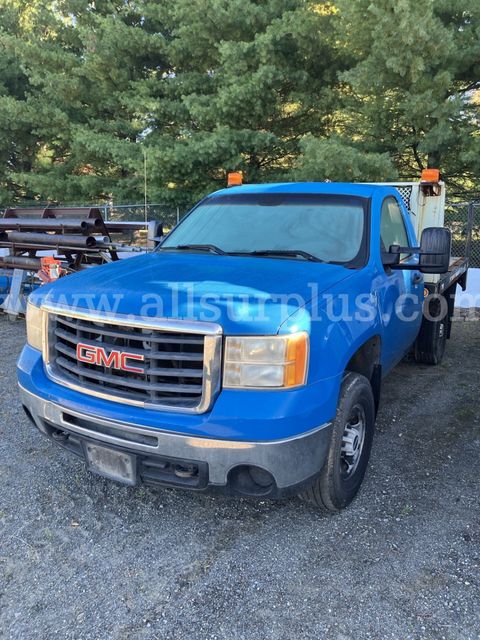2007 GMC Sierra 3500HD, 2WD, 6.0L Gas Engine.