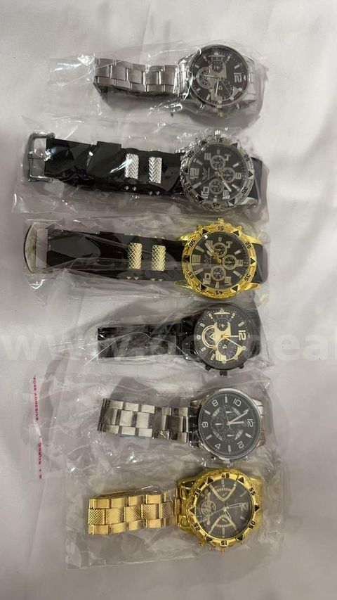 SHIPPING AVAILABLE 6 styles of men's sports chronograph watches with different colorways and straps(W-007)