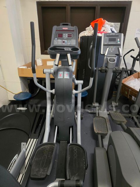 Star Trac Commercial Elliptical Cross-Trainer – Pre-Owned Gym Equipment
