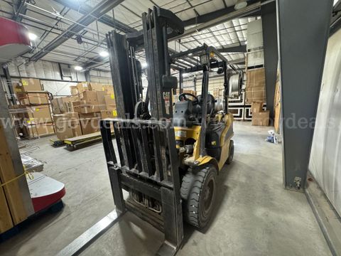 2006 Caterpillar P6000 Pneumatic Tire Forklift