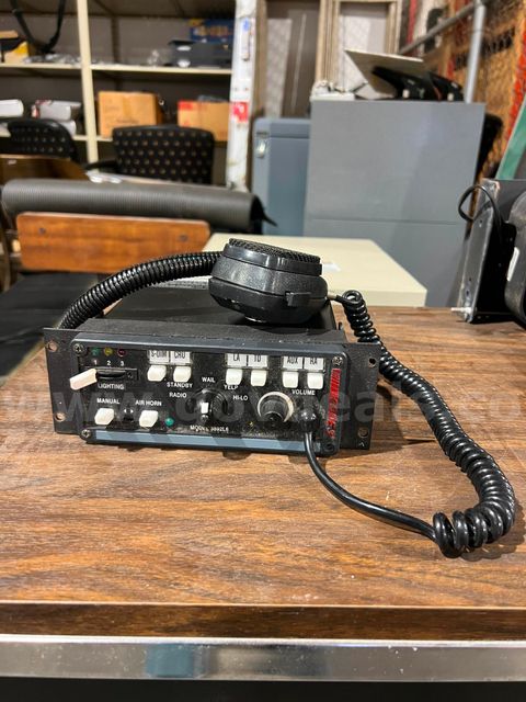 Code 3 Model 3892L6 Siren/Light controller with microphone (2)
