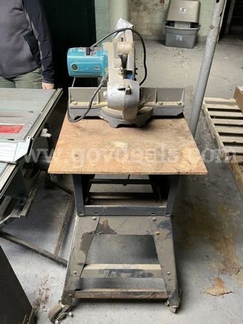 Makita LS1000 255mm Miter Saw on Rolling Stand