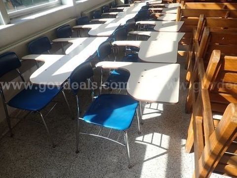 Student Desk/Chair Combos (Qty. 16) - Blue Seats