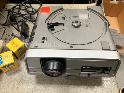 1 (One) Telex Caramate 3200 slide projector