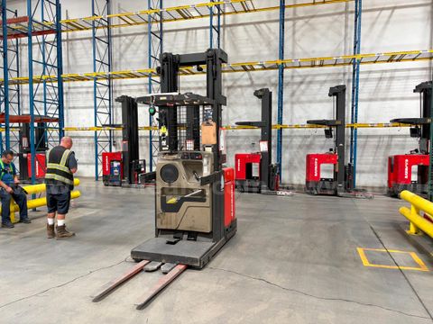 2000 Raymond EASI-OPC30TT 3000 lb Narrow Aisle Order Picker