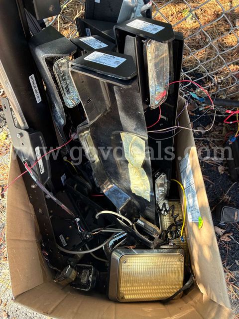 Lot of Police Lights, Wiring, Consoles, Sound-Off Signal Light Bar