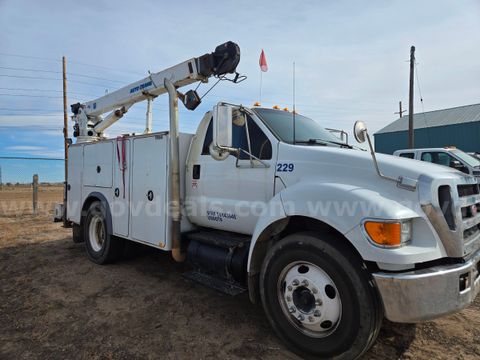 2005 Ford F-650 SERVICE BODY CRANE TRUCK