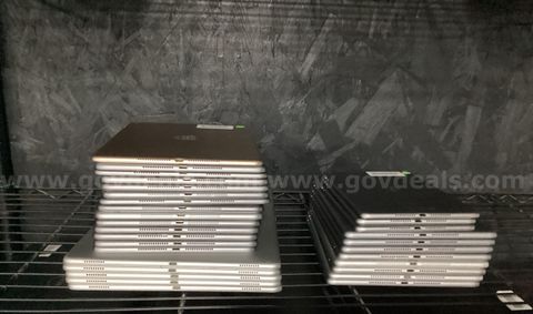 30 Apple iPads iPad Gen 5 Gen 6 Air Gen 1 Gen 2 Pro Gen 1 12.9-inch (16GB - 128GB Storage) WIPED