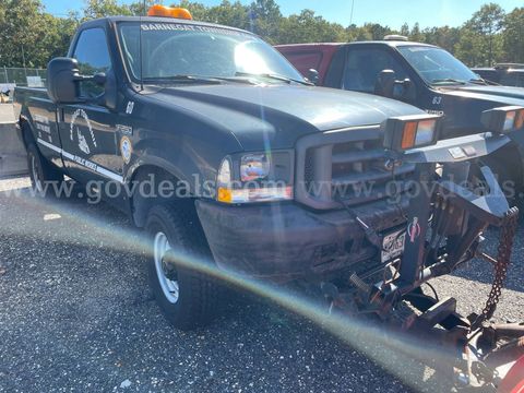 2004 Ford F-250 Super Duty XL 4WD Regular Cab Pickup w/ Plow – Condition Unknown