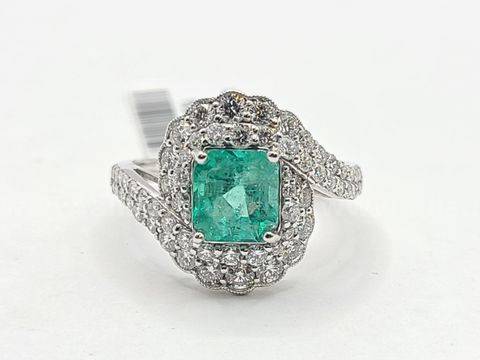 RARE Minor Oil Colombian Emerald G.I.A Platinum Ring Size 6.5