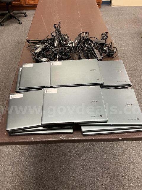 Lot of 14 Acer Chromebooks