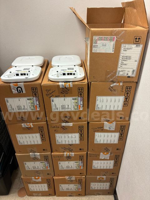 128x Cisco Access Points, Model AP2702I