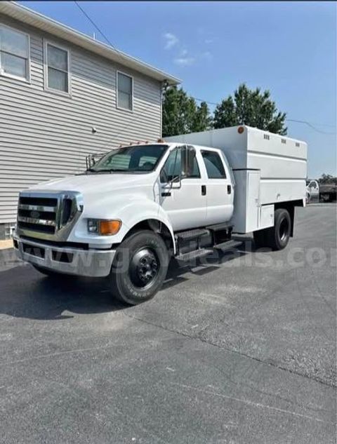 2011 Ford F-750 Chipper Dump Truck
