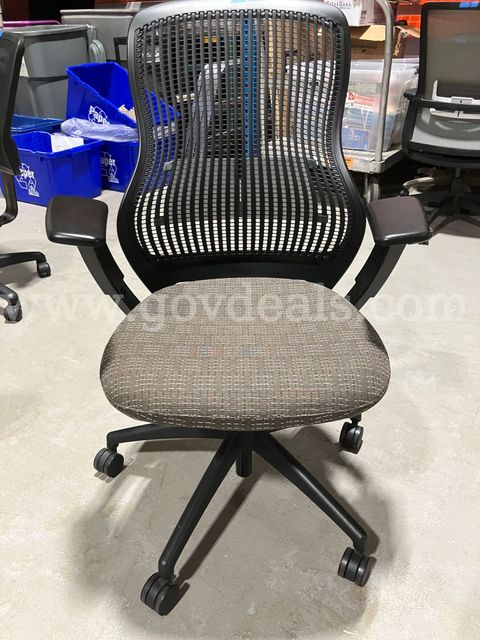Authentic Knoll Generation Ergonomic Office / Task Chair – Black Frame & Textured Fabric Seat