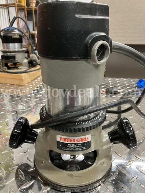 Porter-Cable Model 690LR Heavy-Duty 1-3/4 HP Fixed-Base Router (Type 2)