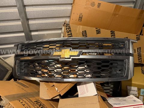 CHEVROLET TAHOE FRONT CHROME GRILL FOR 2015 TO 2020 POLICE MODEL "will ship"