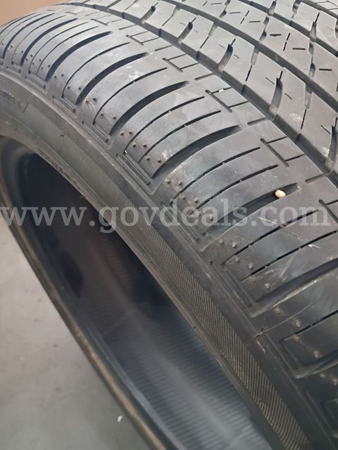 (1) Bridgestone P255/45R20 Tire