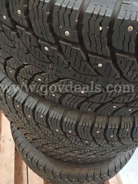 Lot of (4) Nokian LT3 Winter Tires LT275/ 70R18