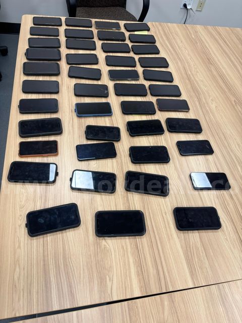 Lot of: 42 iPhones and 1 Galaxy S22, Various Quality