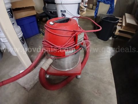 Commercial Dry Pickup Vacuum