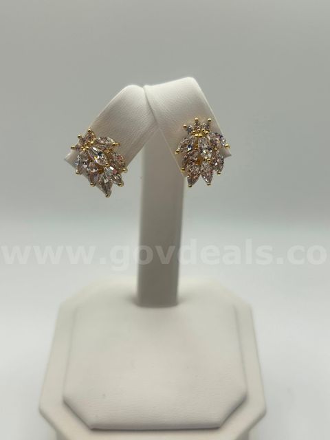 Gorgeous, 24k Gold Filled, Brilliant Bunch CZ Earrings.