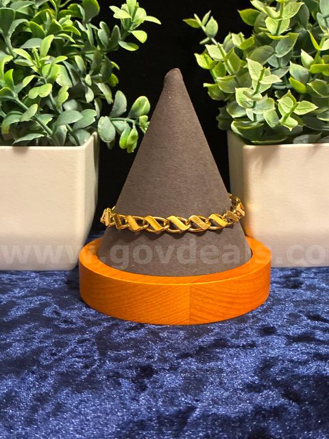 Gorgeous, 7.5 Inch, Twisted Ribbon Style Bracelet, Real 24k Gold Filled.