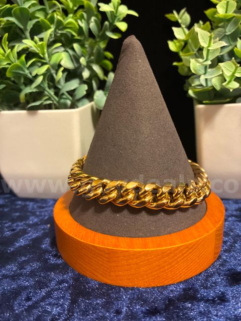 Gorgeous, 24k Gold Filled, Heavy 8” Raised Curb Link Mens Bracelet.