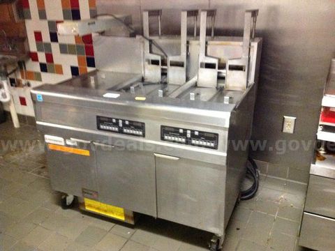 Frymaster Mdl FMRE214-4BLCS Dual electric fryer with food lamp