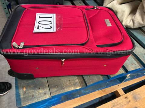 Carry On Luggage, Red, Protege