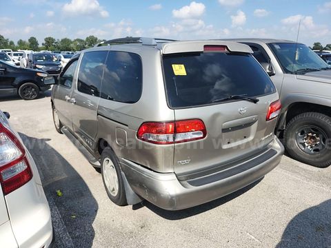 2002 Toyota Sienna XLE